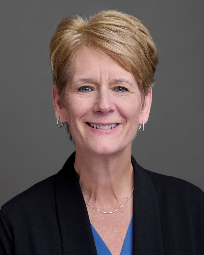 Lynn Bjorvik with grey background